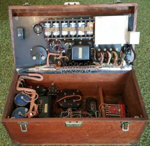 Figure 4.  Electronics of the Western Electric 2-A Audiometer, with the plate raised.