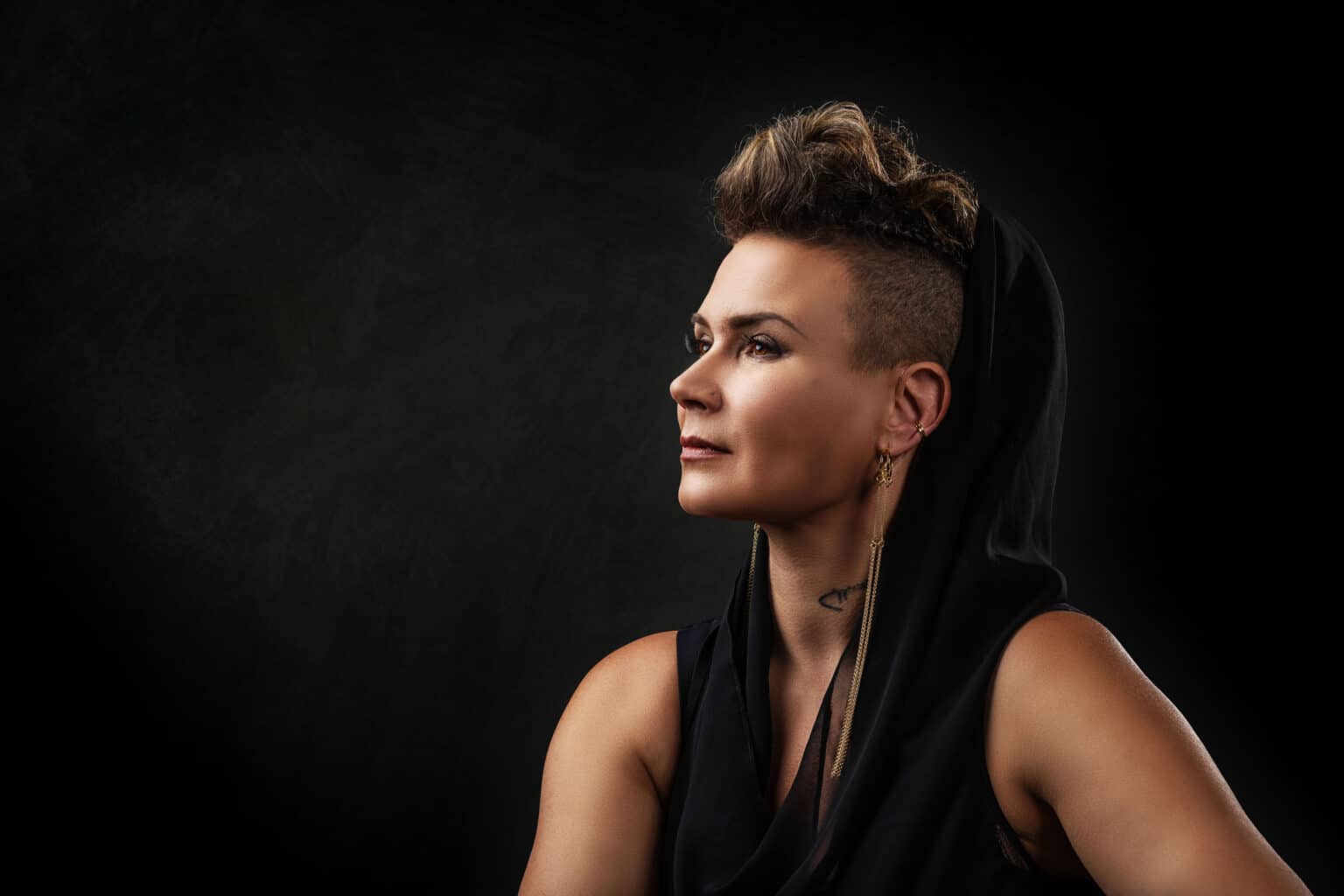 Featured image for “Deafmetal® brings hearing instrument fashion to the V&A”